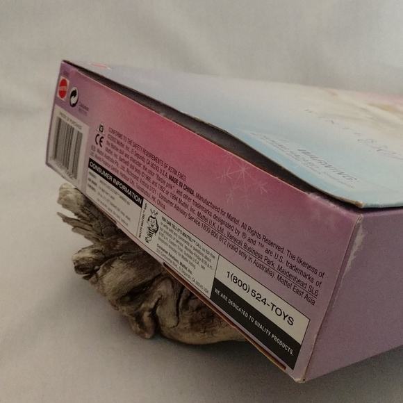 Vintage Avon Barbie Doll 2002 Winter's Reflection - Picture 12 of 13